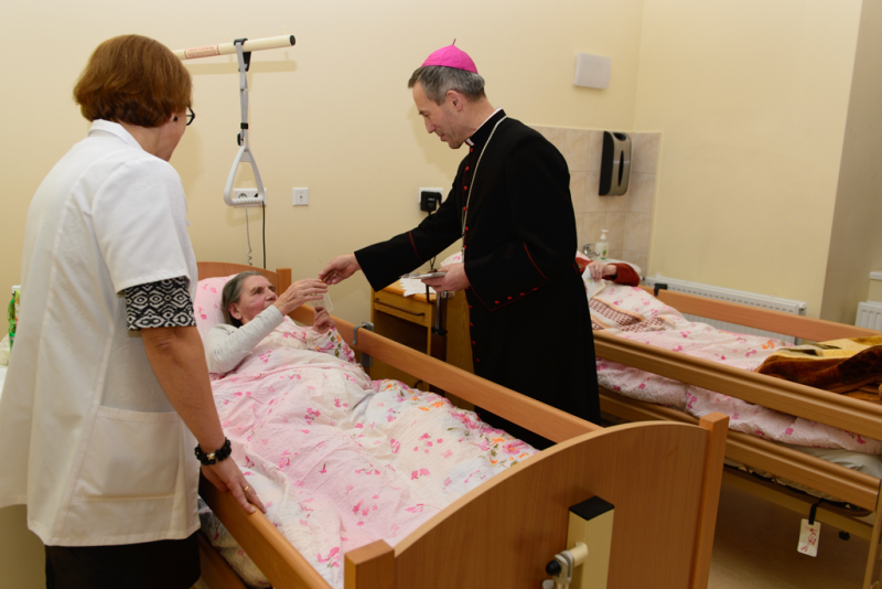 DZIEŃ CHORYCH, Caritas, zakład, ZOL GRYBÓW, opieka zdrowotna dla starszych, leczenie, rehabilitacja, zakład opiekuńczy, Grybów, usługi medyczne, pacjenci, zdrowie, opieka długoterminowa, wsparcie