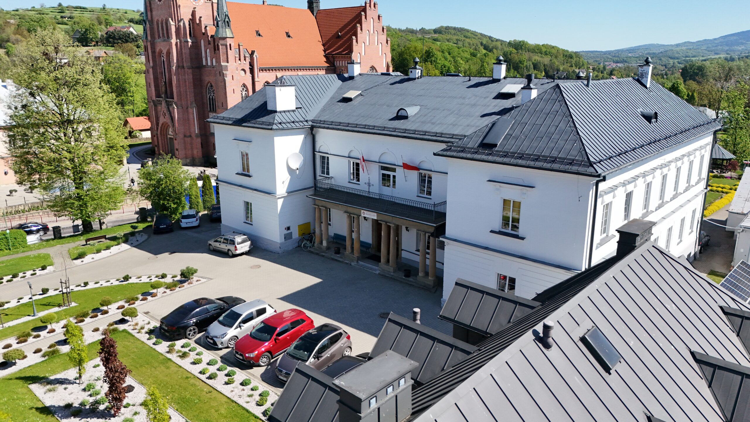 Caritas, zakład, ZOL GRYBÓW, opieka zdrowotna dla starszych, leczenie, rehabilitacja, zakład opiekuńczy, Grybów, usługi medyczne, pacjenci, zdrowie, opieka długoterminowa, wsparcie