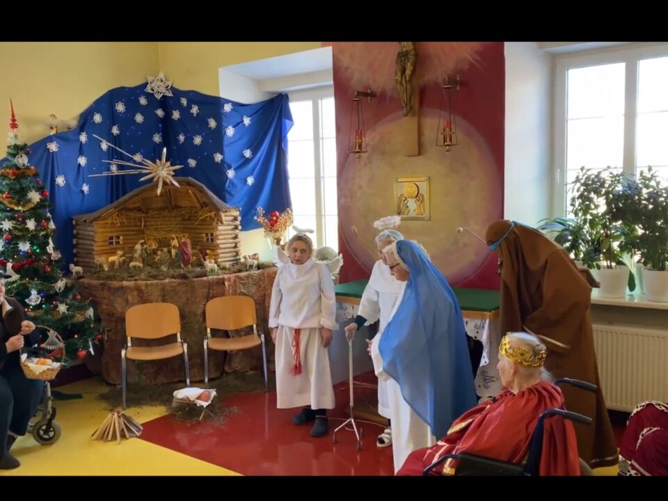 Jasełka, Caritas, zakład, ZOL GRYBÓW, opieka zdrowotna dla starszych, leczenie, rehabilitacja, zakład opiekuńczy, Grybów, usługi medyczne, pacjenci, zdrowie, opieka długoterminowa, wsparcie