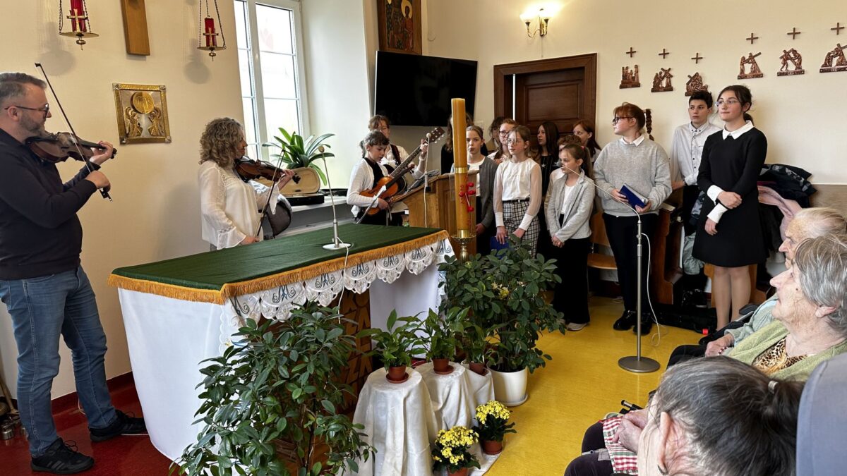 Jasełka, Caritas, zakład, ZOL GRYBÓW, opieka zdrowotna dla starszych, leczenie, rehabilitacja, zakład opiekuńczy, Grybów, usługi medyczne, pacjenci, zdrowie, opieka długoterminowa, wsparcie